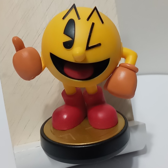 Nintendo Other - Pacman Amiibo figure